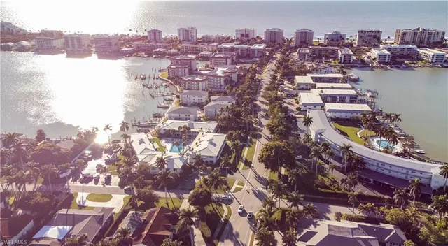 $2,700 | 354 Harbour Drive, Unit 354, Naples, FL 34103