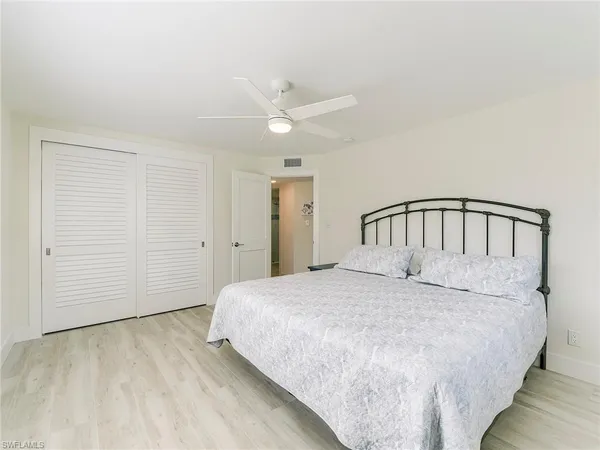 $2,650 | 354 Harbour Drive, Unit 354, Naples, FL 34103