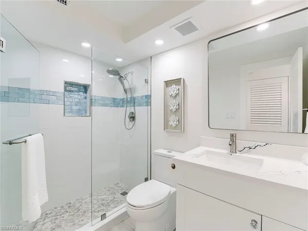 $2,650 | 354 Harbour Drive, Unit 354, Naples, FL 34103