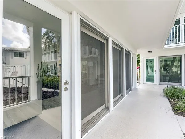 $2,650 | 354 Harbour Drive, Unit 354, Naples, FL 34103