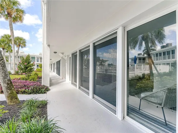 $2,650 | 354 Harbour Drive, Unit 354, Naples, FL 34103