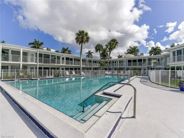 $2,650 | 354 Harbour Drive, Unit 354, Naples, FL 34103
