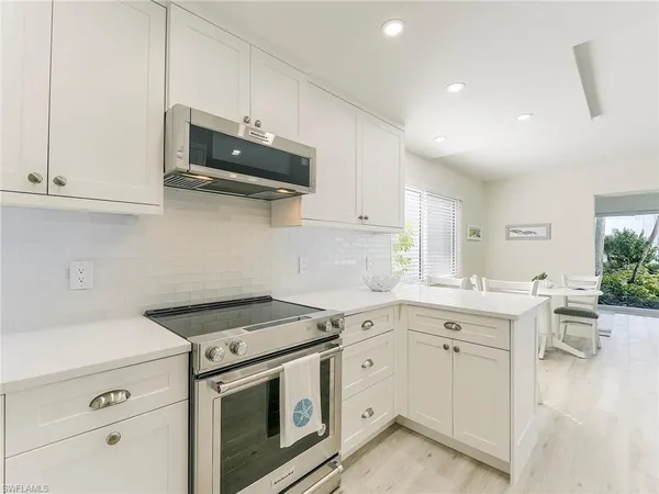$2,650 | 354 Harbour Drive, Unit 354, Naples, FL 34103