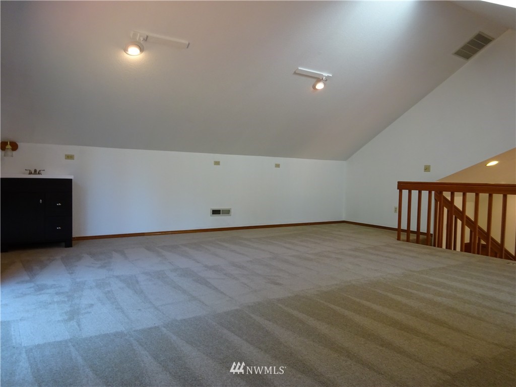 4909 Shellridge Road Northwest Olympia, WA 98502 - Photo 12 of 25 Gallery Image 12