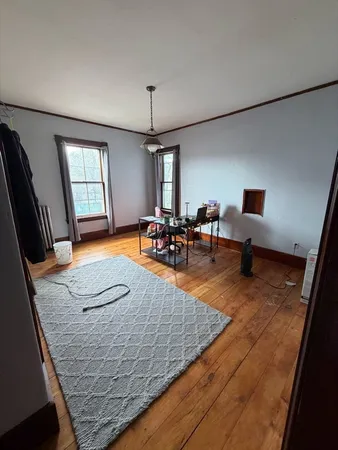 $2,300 | 15 Millbrook Street, Unit 2, Worcester, MA 01606