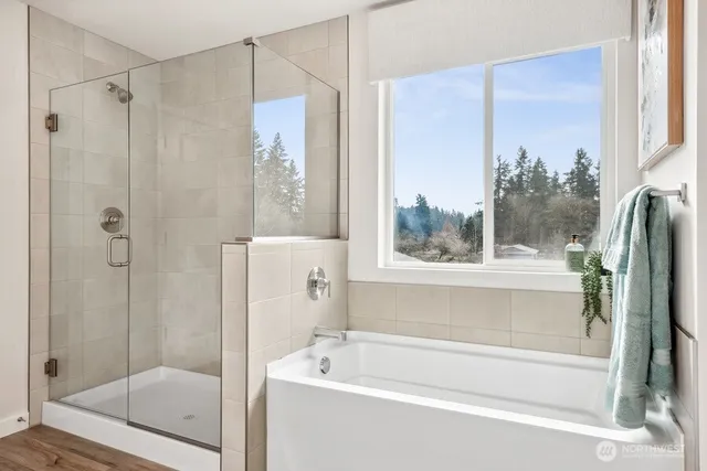 $699,990 | 17529 Northeast Midnight Sun Loop, Poulsbo, WA 98370