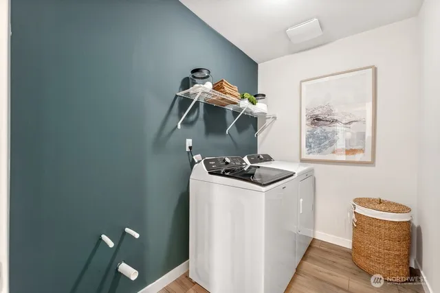 $699,990 | 17529 Northeast Midnight Sun Loop, Poulsbo, WA 98370