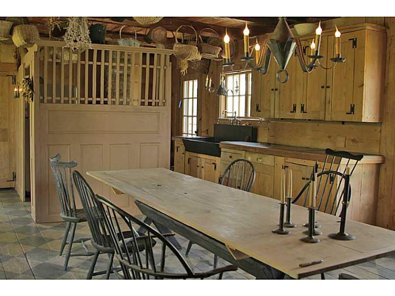 739 Friendship Road Waldoboro, ME 04572 - Photo 28 of 33 Dining Room.