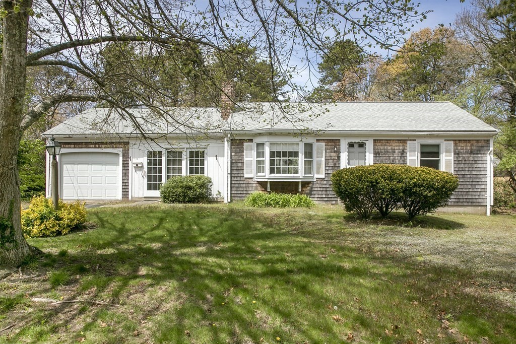 18 Swift Brook Road Yarmouth, MA 02664 - Photo 3 of 15 Gallery Image 3