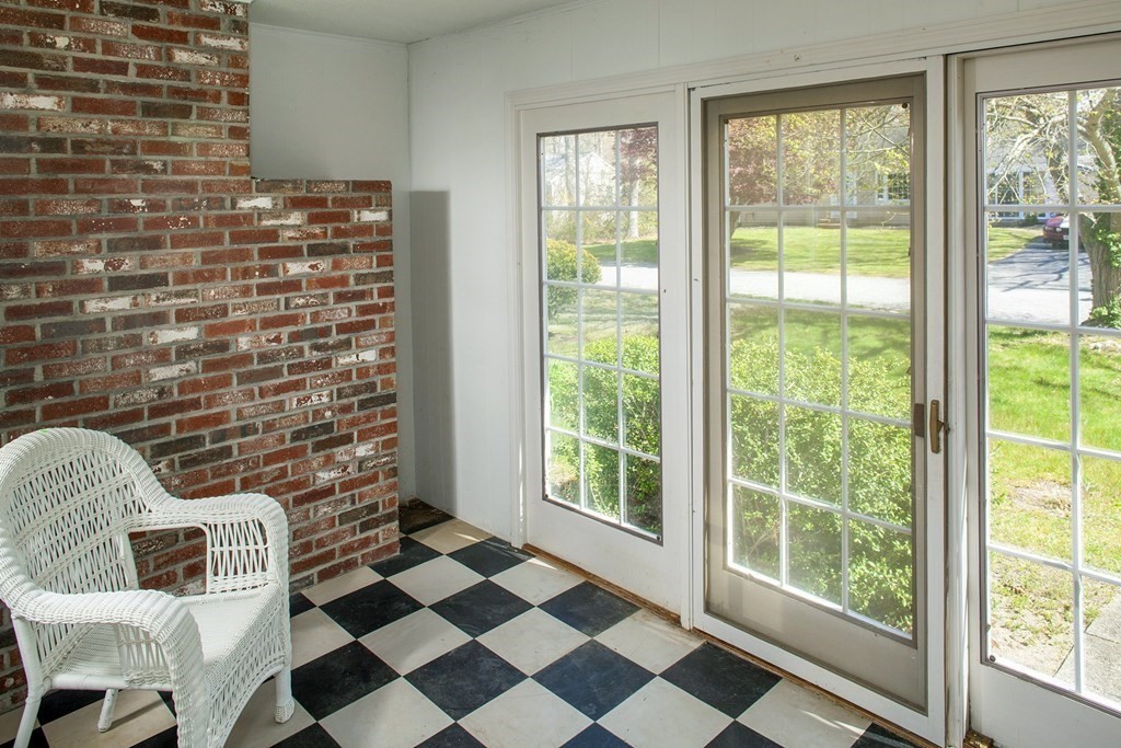 18 Swift Brook Road Yarmouth, MA 02664 - Photo 4 of 15 Gallery Image 4