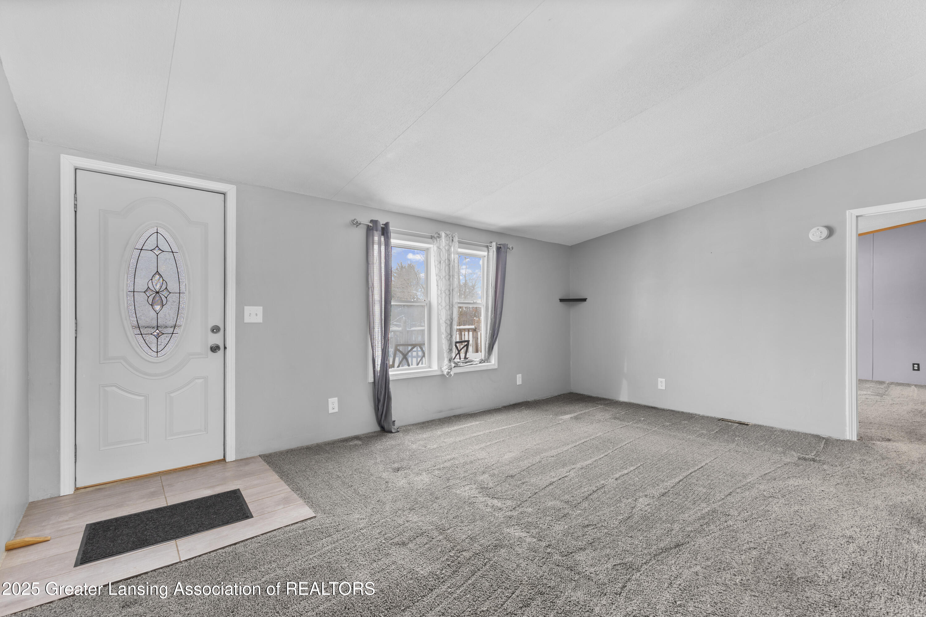 7755 Linton Road St. Johns, MI 48879 - Photo 4 of 35 Living Room