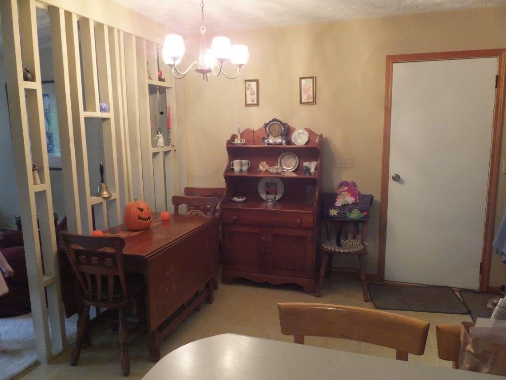 5247 Silver Pines Road Traverse City, MI 49685 - Photo 8 of 27 1853009-7.JPG