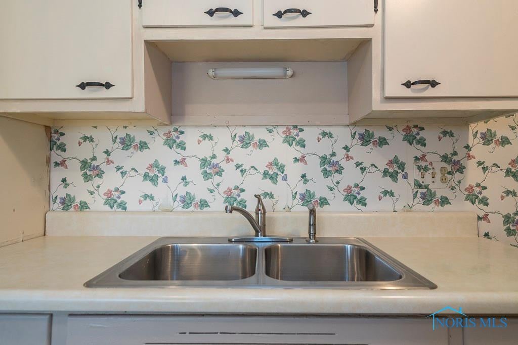 4452 Elmhurst Road Toledo, OH 43613 - Photo 9 of 26 Gallery Image 9