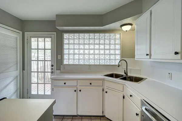 $1,850 | 913 Delaine Drive, Corpus Christi, TX 78411