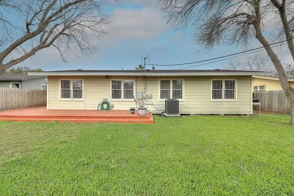 $1,850 | 913 Delaine Drive, Corpus Christi, TX 78411