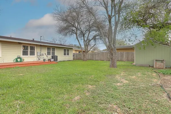 $1,850 | 913 Delaine Drive, Corpus Christi, TX 78411