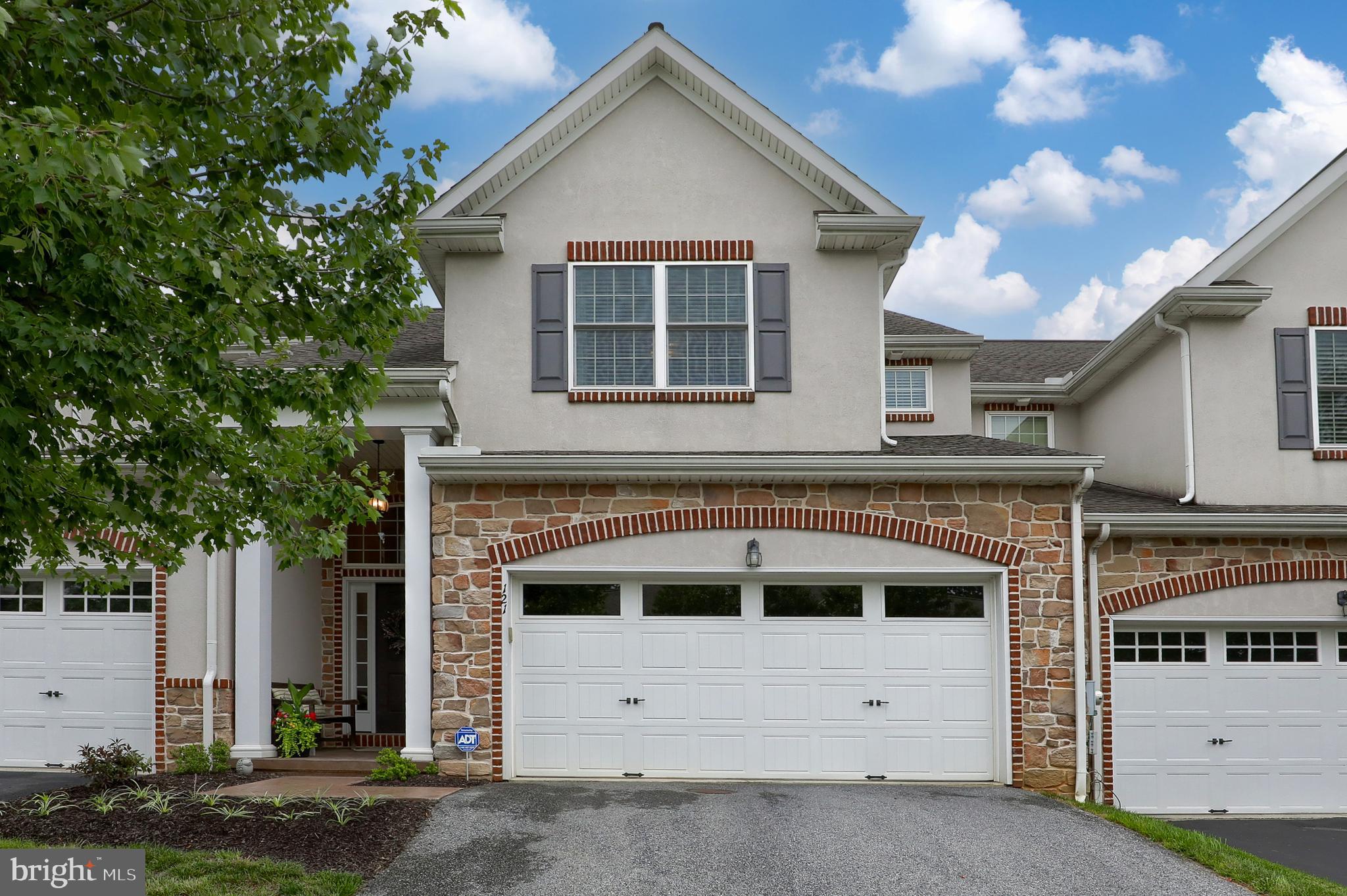 121 Baneberry Lane, Lititz, PA 17543 Compass