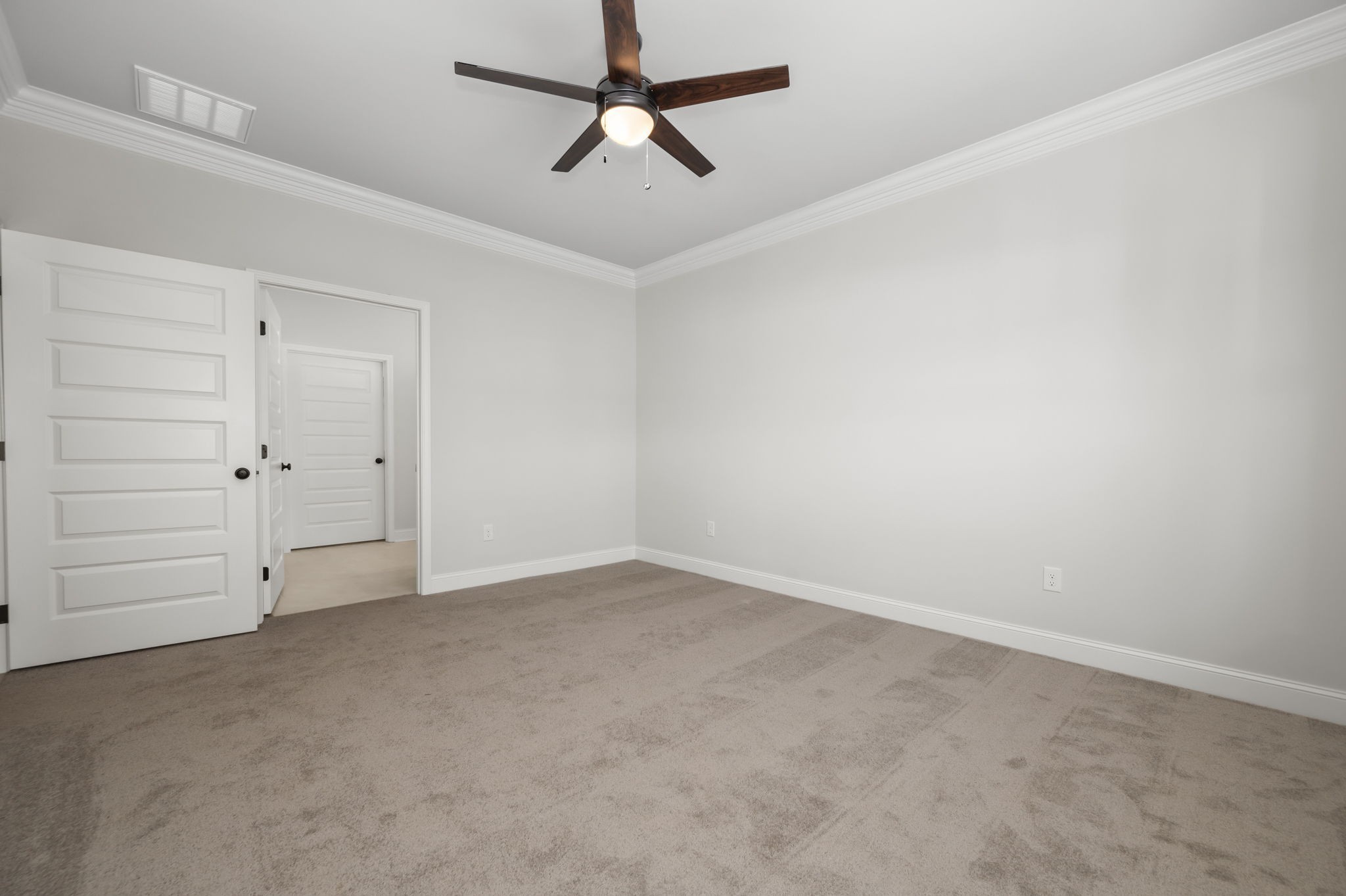 613 Rohan Drive Murfreesboro, TN 37129 - Photo 11 of 34 an empty room with a ceiling fan