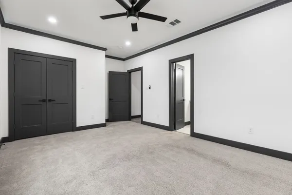 $2,200 | 911 Panama Street, Houston, TX 77009