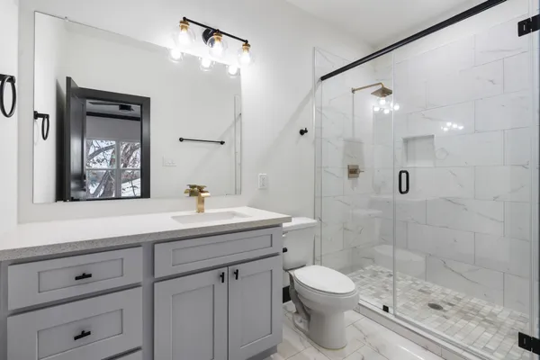 $2,200 | 911 Panama Street, Houston, TX 77009