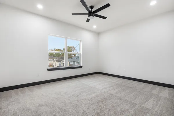 $2,200 | 911 Panama Street, Houston, TX 77009