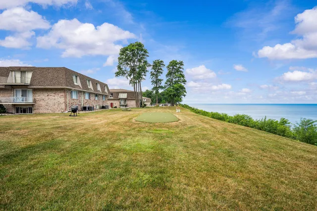 $275,000 | 3610 Lakeshore Drive, Unit 1C, St. Joseph, MI 49085