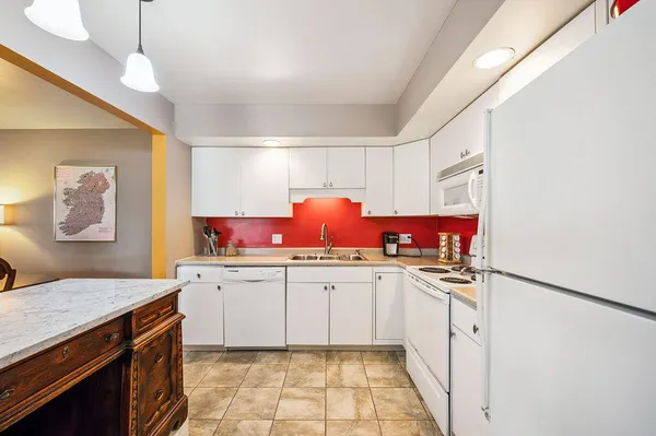 $275,000 | 3610 Lakeshore Drive, Unit 1C, St. Joseph, MI 49085