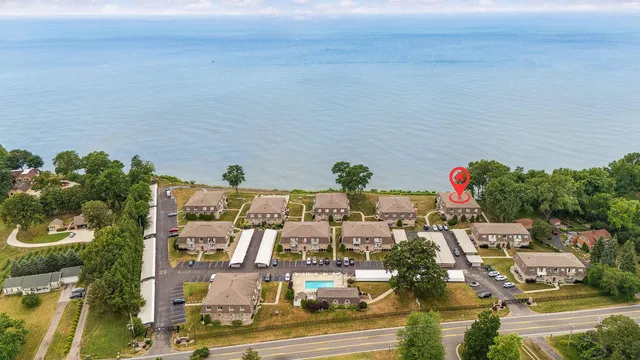 $275,000 | 3610 Lakeshore Drive, Unit 1C, St. Joseph, MI 49085