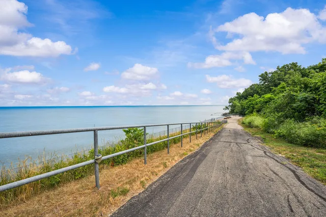 $275,000 | 3610 Lakeshore Drive, Unit 1C, St. Joseph, MI 49085