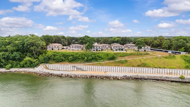 $275,000 | 3610 Lakeshore Drive, Unit 1C, St. Joseph, MI 49085