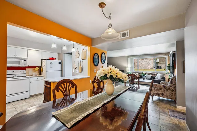 $275,000 | 3610 Lakeshore Drive, Unit 1C, St. Joseph, MI 49085