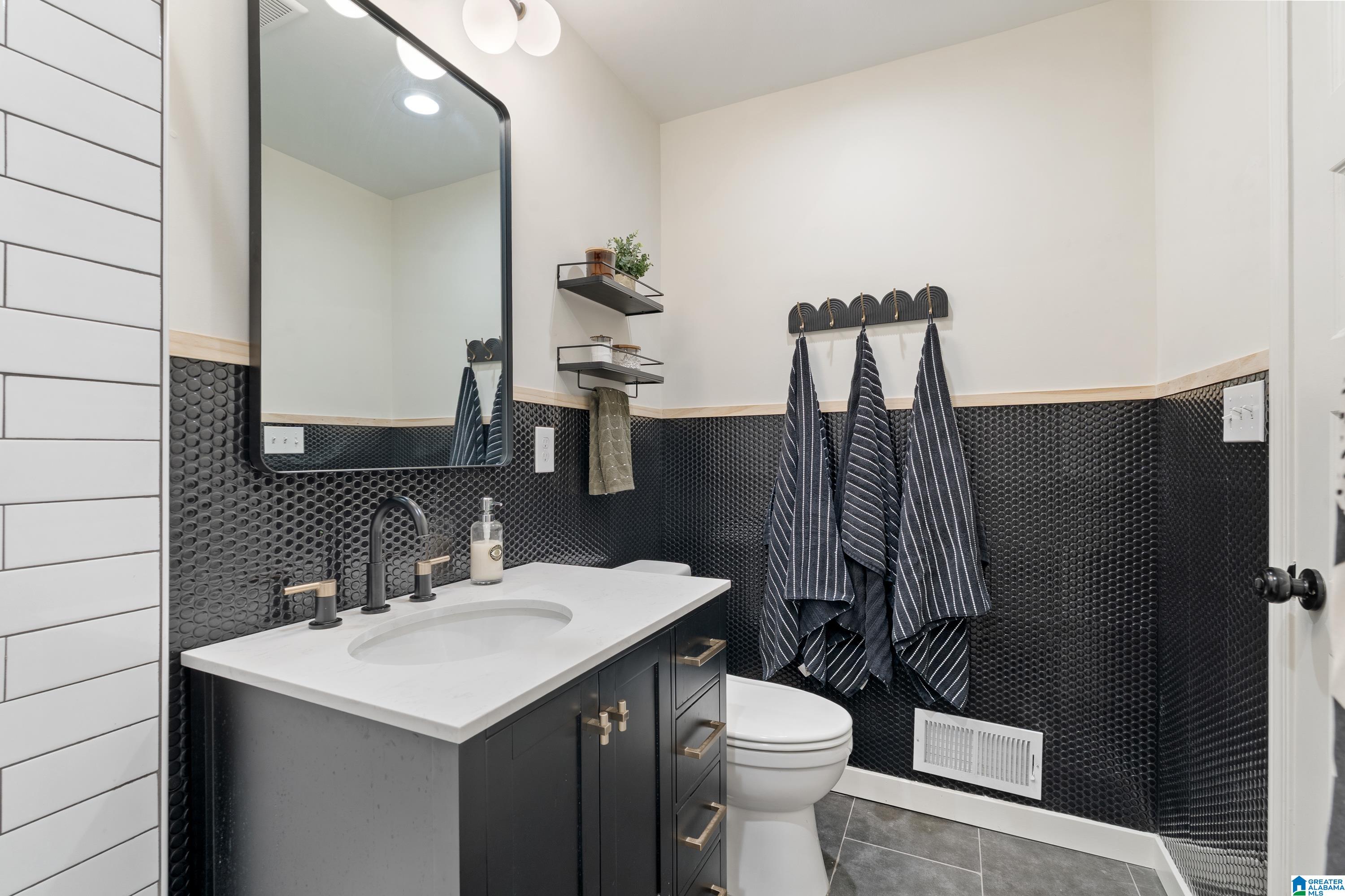 4737 Bankhead Court Birmingham, AL 35210 - Photo 27 of 34