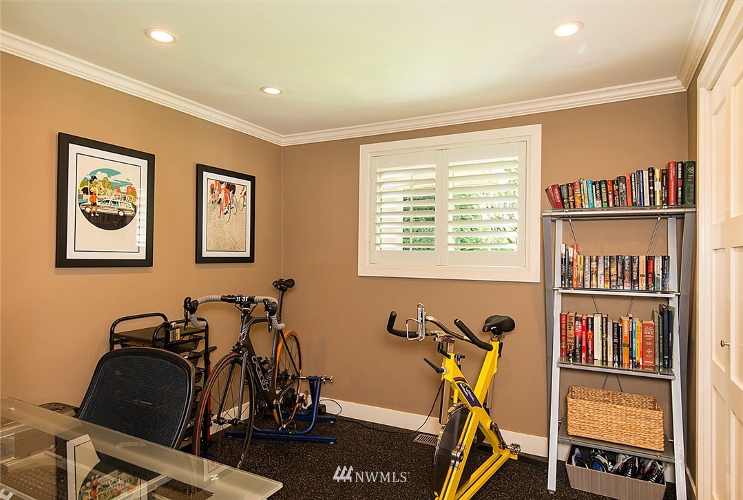 4162 West Mercer Way Mercer Island, WA 98040 - Photo 16 of 24