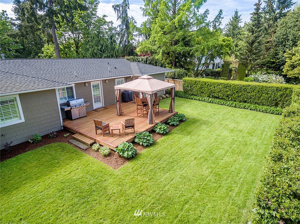 4162 West Mercer Way Mercer Island, WA 98040 - Photo 17 of 24