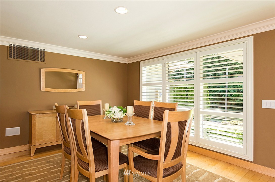 4162 West Mercer Way Mercer Island, WA 98040 - Photo 4 of 24