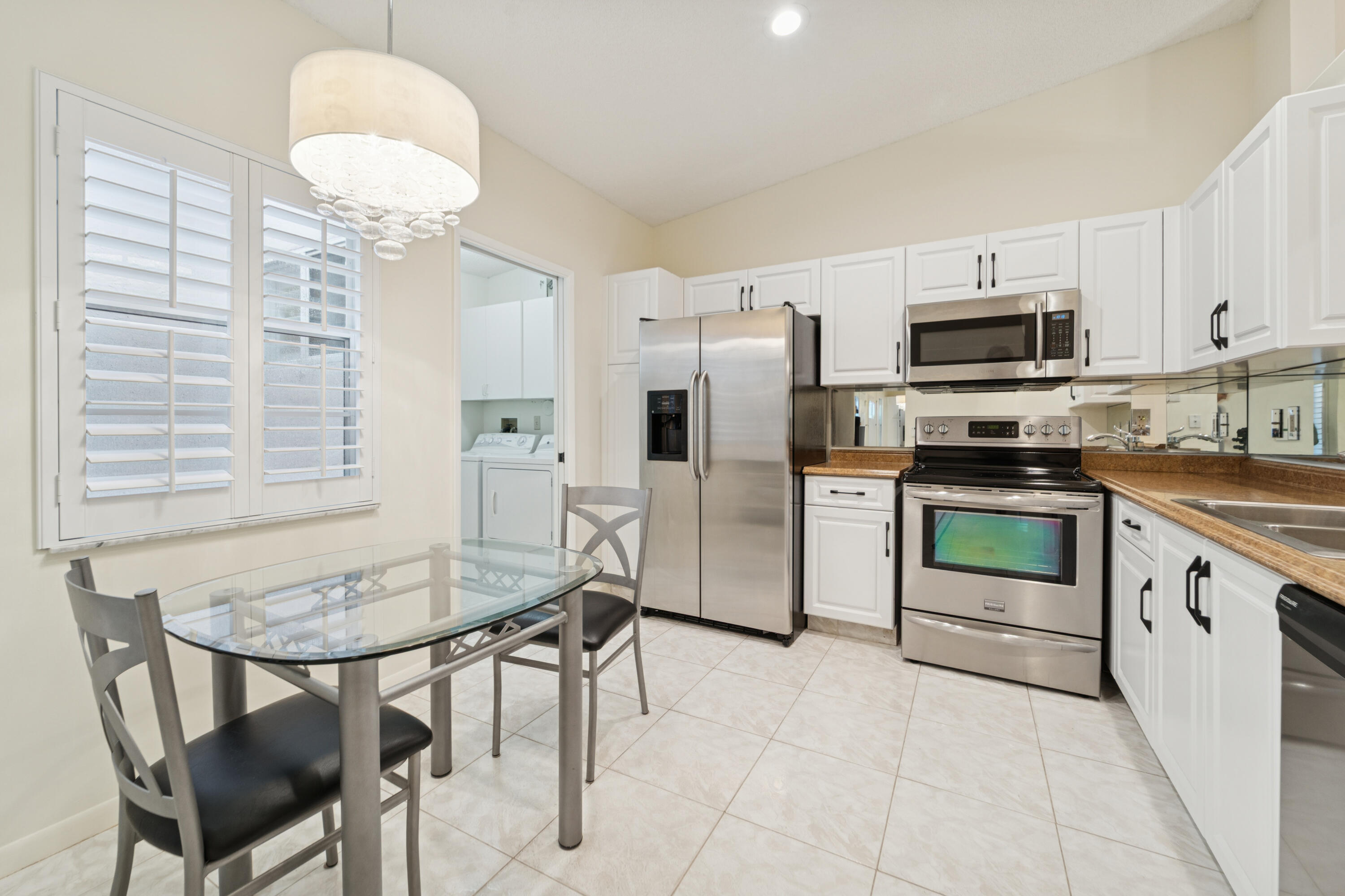 6344 Pointe Pleasant Circle Delray Beach, FL 33484 - Photo 4 of 55 012226-86