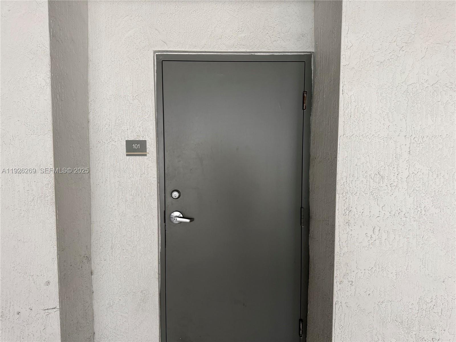 420 Southwest 7th Avenue, Unit 101 Miami, FL 33130 - Photo 16 of 16 a close view of a bathroom