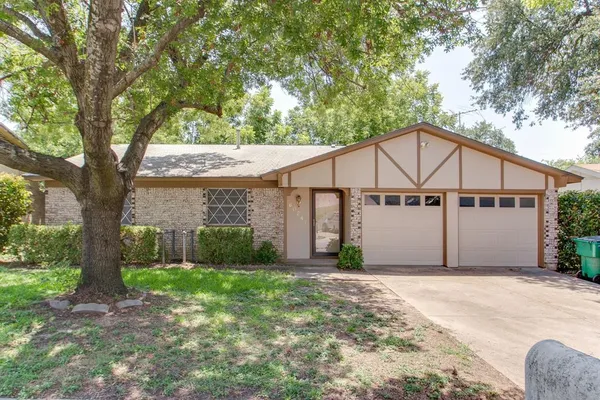 $2,190 | 6024 Blueridge Drive, Watauga, TX 76148