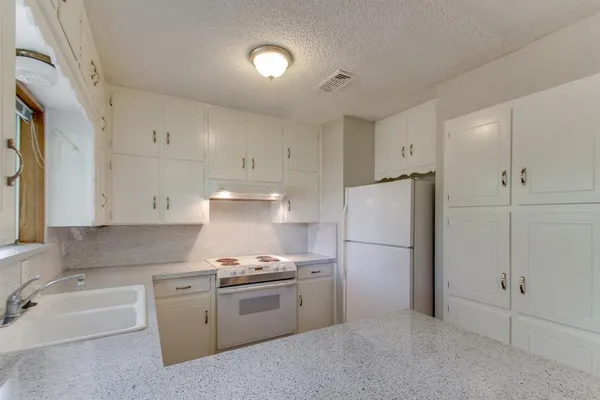 $2,170 | 6024 Blueridge Drive, Watauga, TX 76148