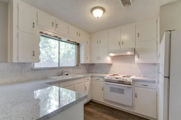$2,170 | 6024 Blueridge Drive, Watauga, TX 76148