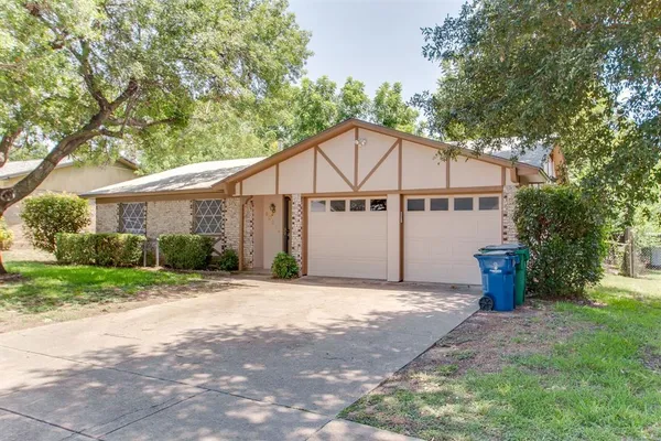 $2,170 | 6024 Blueridge Drive, Watauga, TX 76148