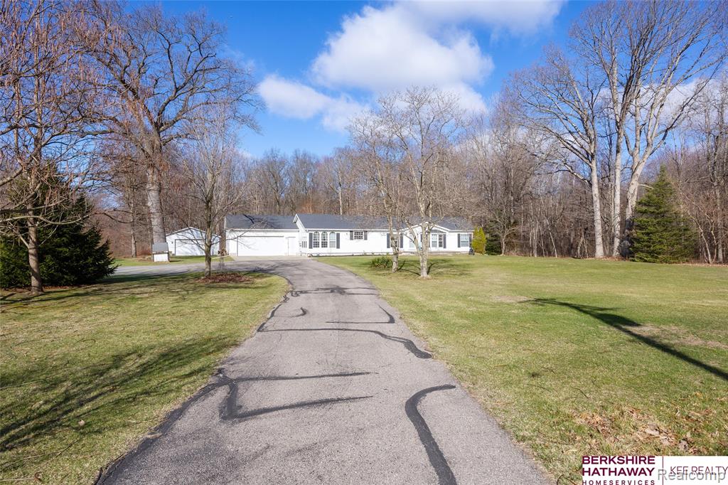 19090 Sumpter Road Belleville, MI 48111 - Photo 3 of 75 Gallery Image 3