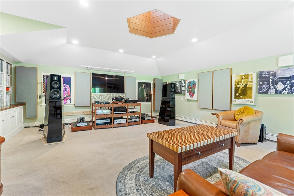 2 Woodridge Road Dover, MA 02030 - Photo 9 of 27