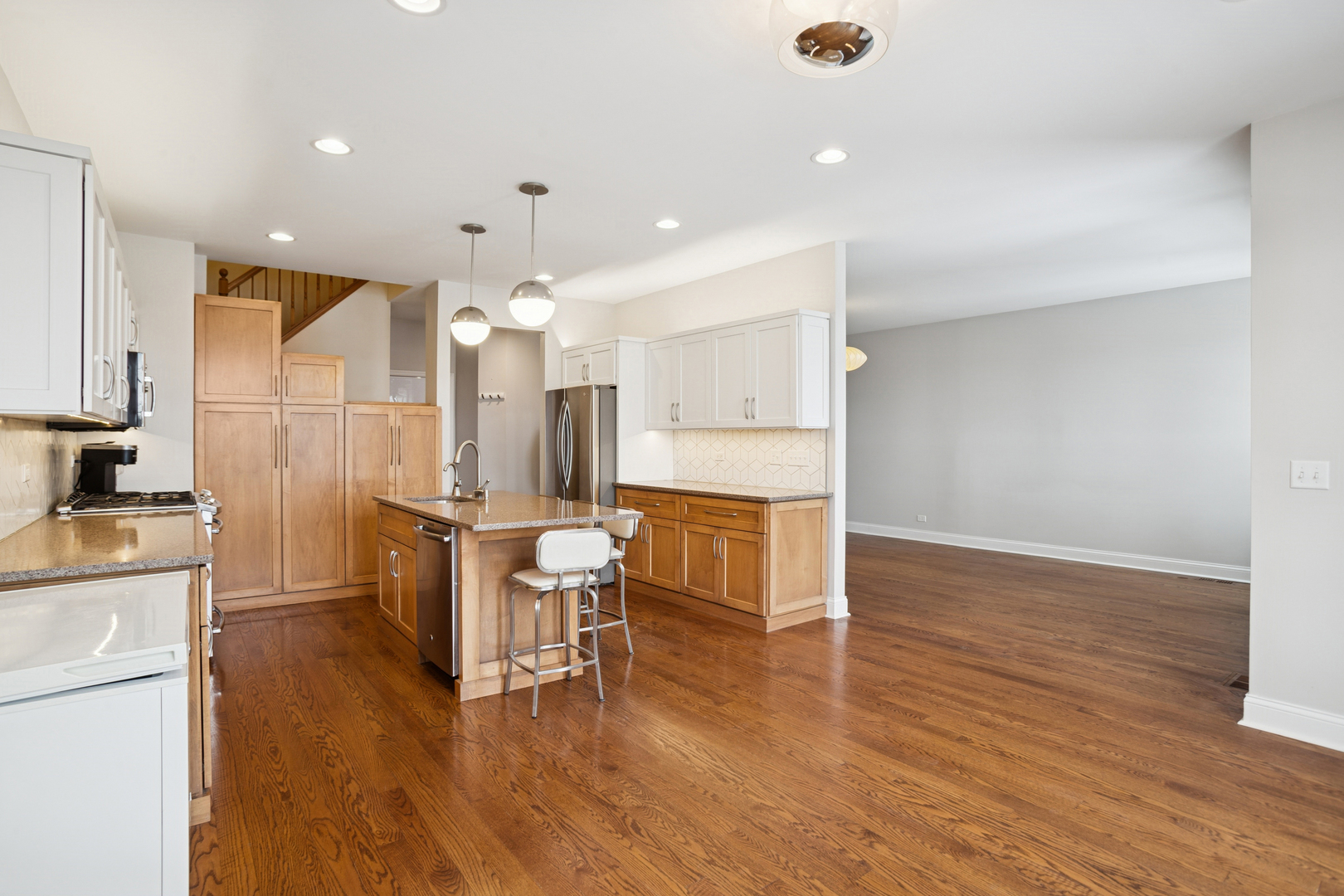 26 Blue Stem Court Streamwood, IL 60107 - Photo 5 of 23