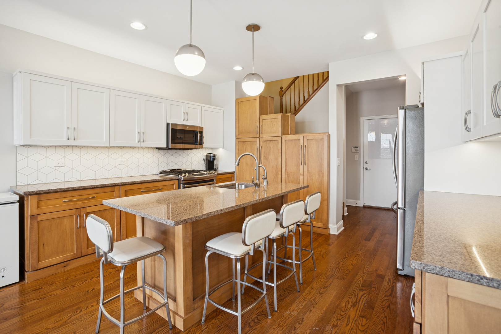 26 Blue Stem Court Streamwood, IL 60107 - Photo 6 of 23