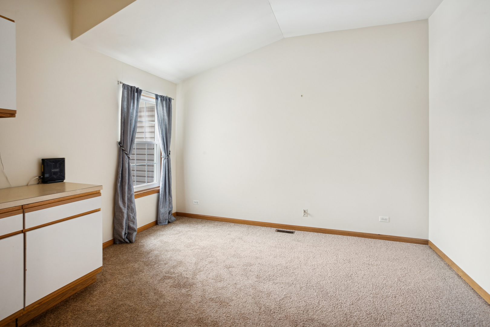 26 Blue Stem Court Streamwood, IL 60107 - Photo 9 of 23