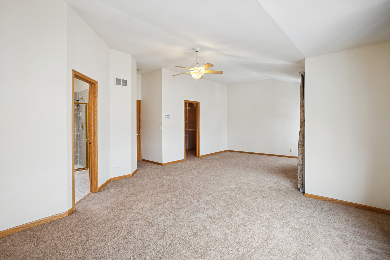 26 Blue Stem Court Streamwood, IL 60107 - Photo 10 of 23