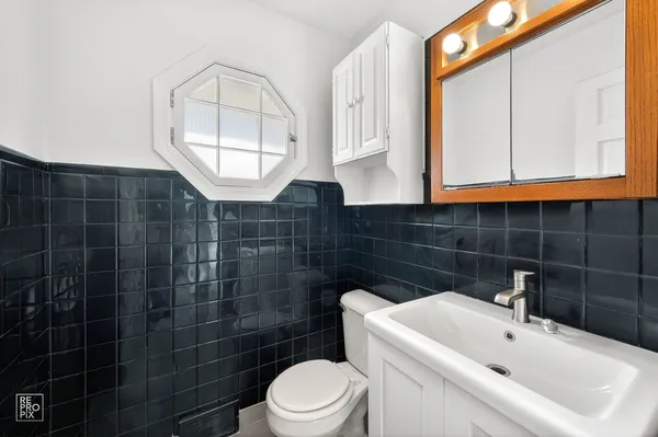 $3,500 | 304 East Golf Road, Arlington Heights, IL 60056