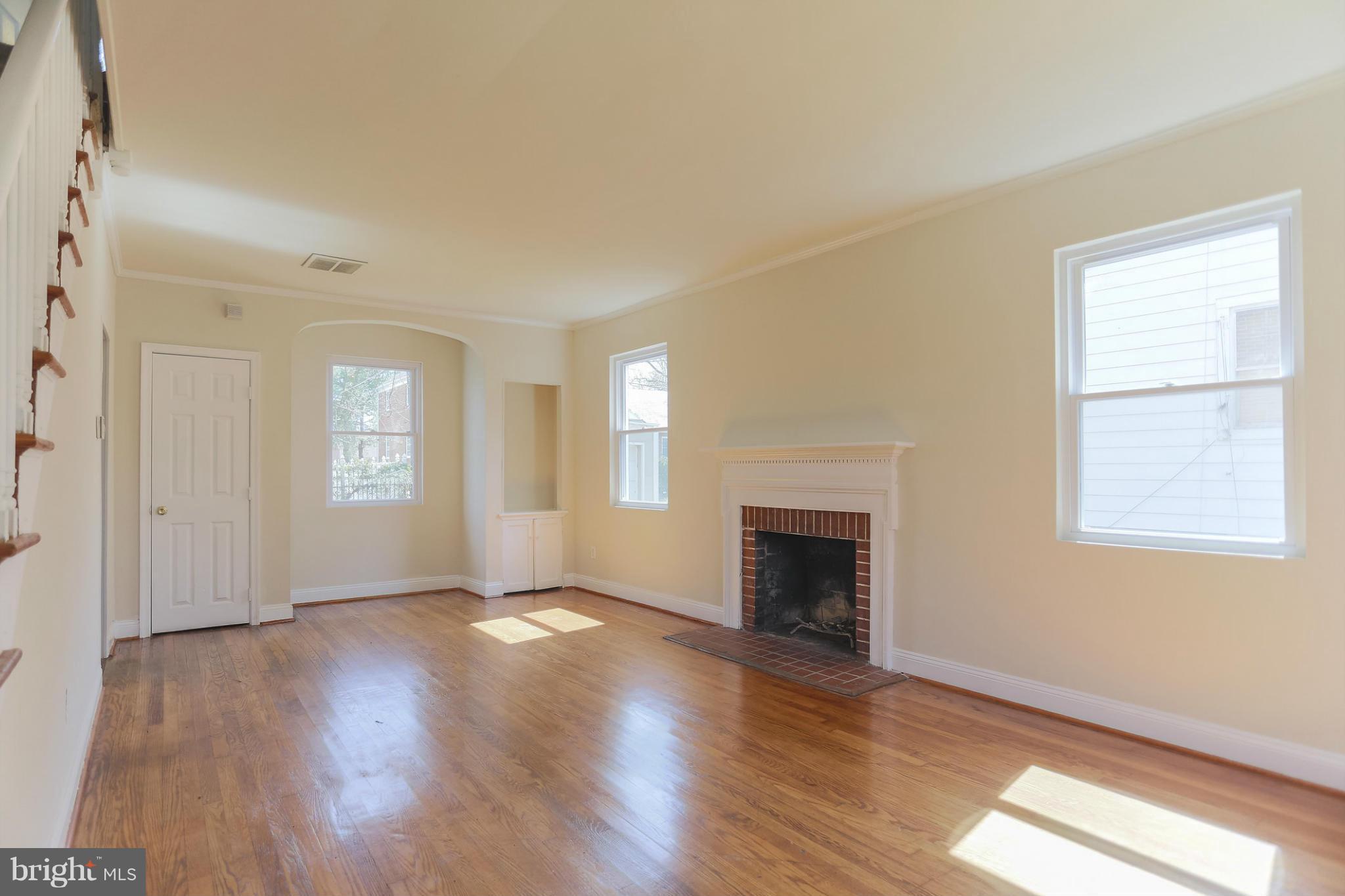 3809 Cedardale Road Baltimore, MD 21215 - Photo 3 of 18 Interior (General)