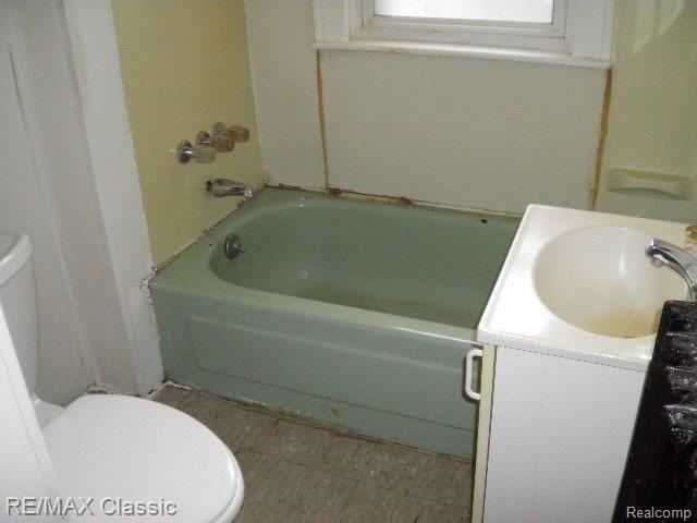 2128 Martin Road Ferndale, MI 48220 - Photo 7 of 8 Bathroom